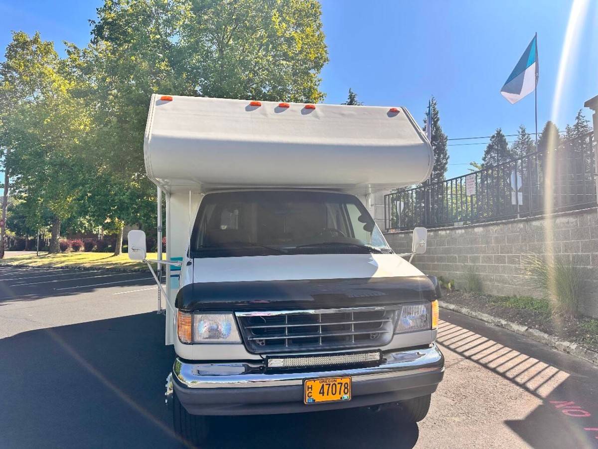 Winnebago-mini-winnie-24-rc-1995-white-11