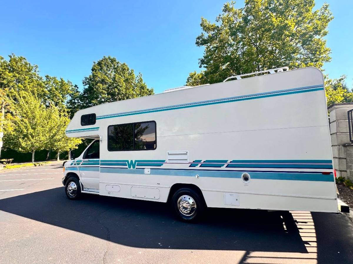 Winnebago-mini-winnie-24-rc-1995-white-12