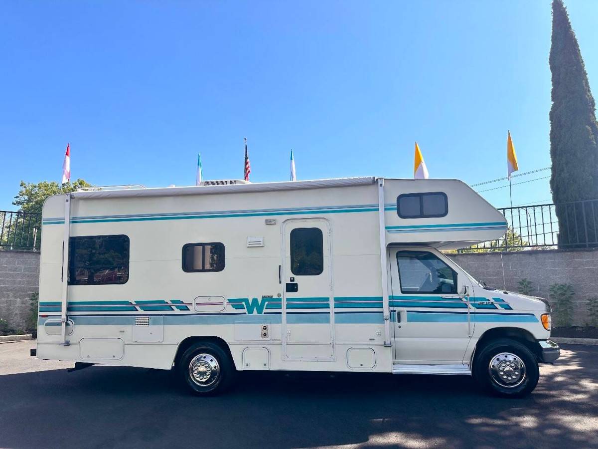 Winnebago-mini-winnie-24-rc-1995-white-18
