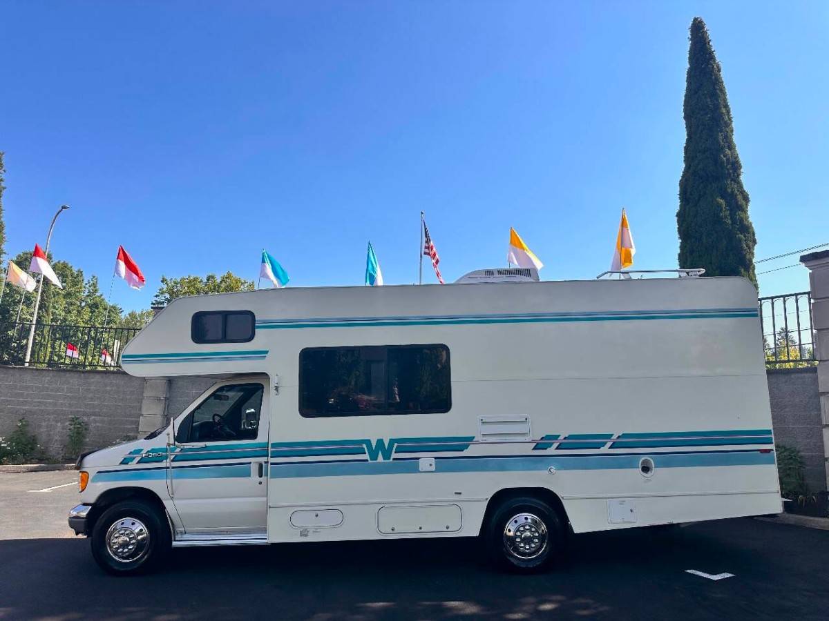 Winnebago-mini-winnie-24-rc-1995-white-20