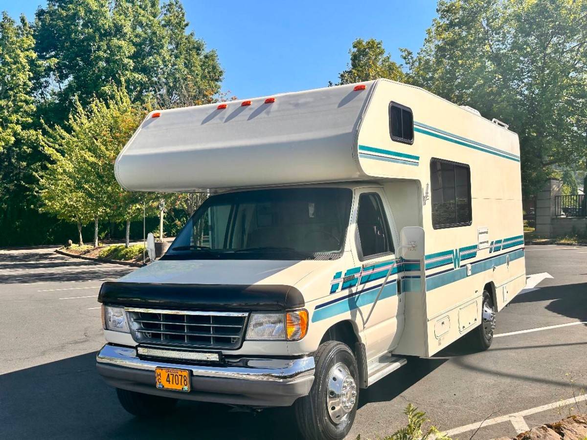 Winnebago-mini-winnie-24-rc-1995-white-23