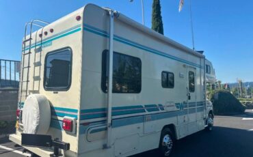 Winnebago-mini-winnie-24-rc-1995-white-4