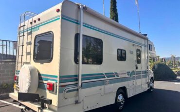 Winnebago-mini-winnie-24-rc-1995-white-5