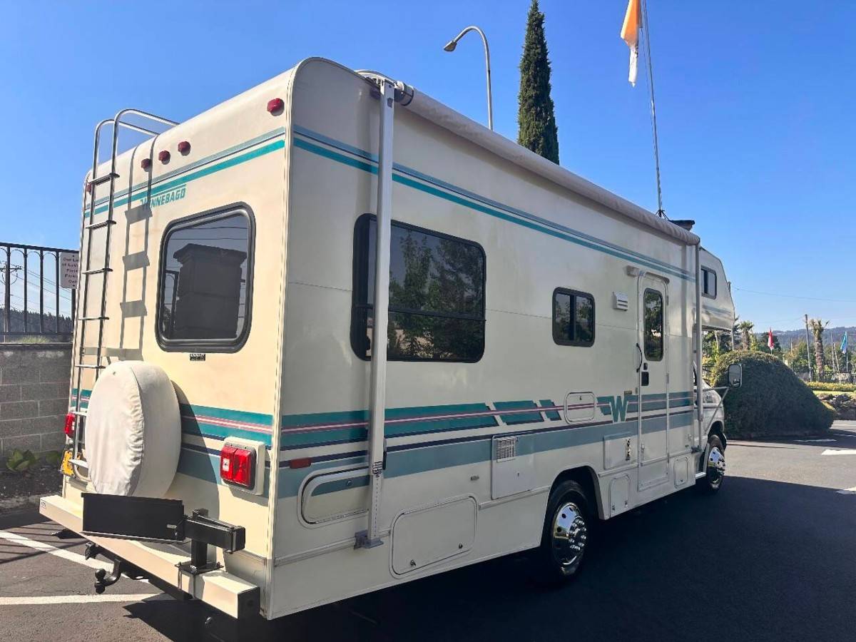 Winnebago-mini-winnie-24-rc-1995-white-6