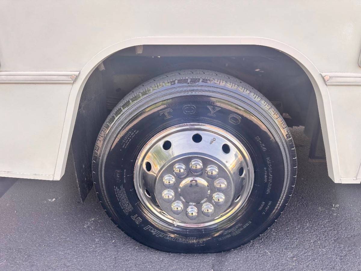 Winnebago-mini-winnie-24-rc-1995-white-7