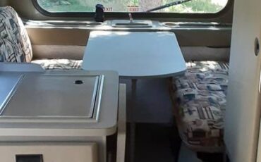 Winnebago-rialta-1995-white-13