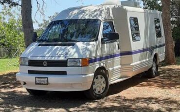 Winnebago-rialta-1995-white-16