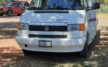 Winnebago-rialta-1995-white
