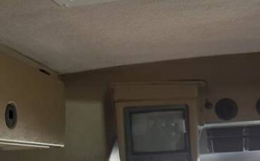 Winnebago-rialta-1995-white-5