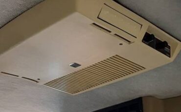 Winnebago-rialta-1995-white-6