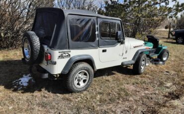 Wrangler-1987-white-1