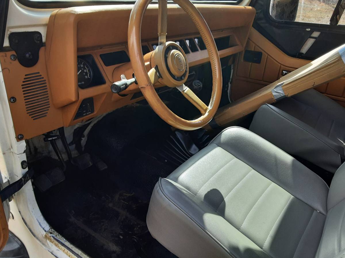 Wrangler-1987-white-3