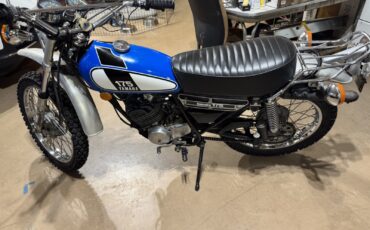 Yamaha-DT175-Enduro-1975-3