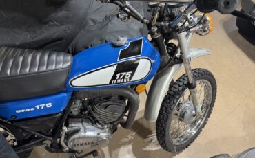 Yamaha-DT175-Enduro-1975-4