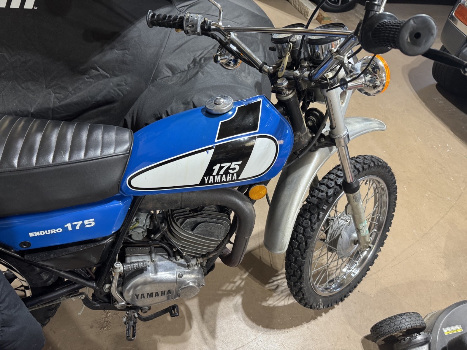 Yamaha-DT175-Enduro-1975-4
