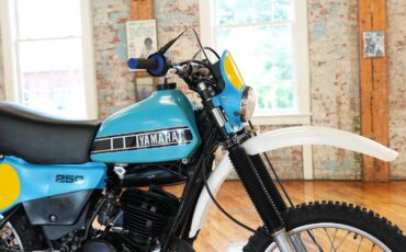 Yamaha-IT250-1980-1