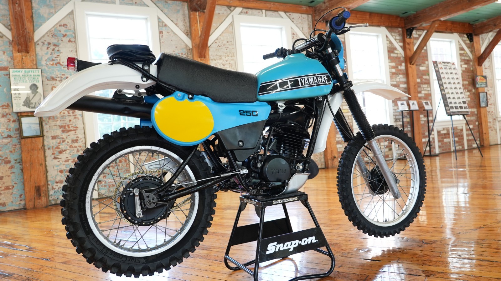 Yamaha-IT250-1980
