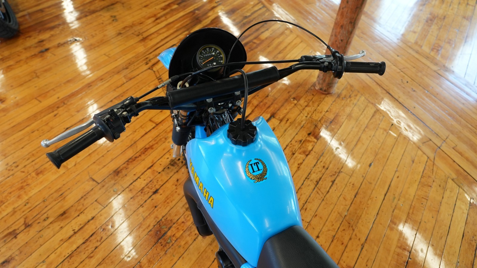 Yamaha-IT400F-1979-14