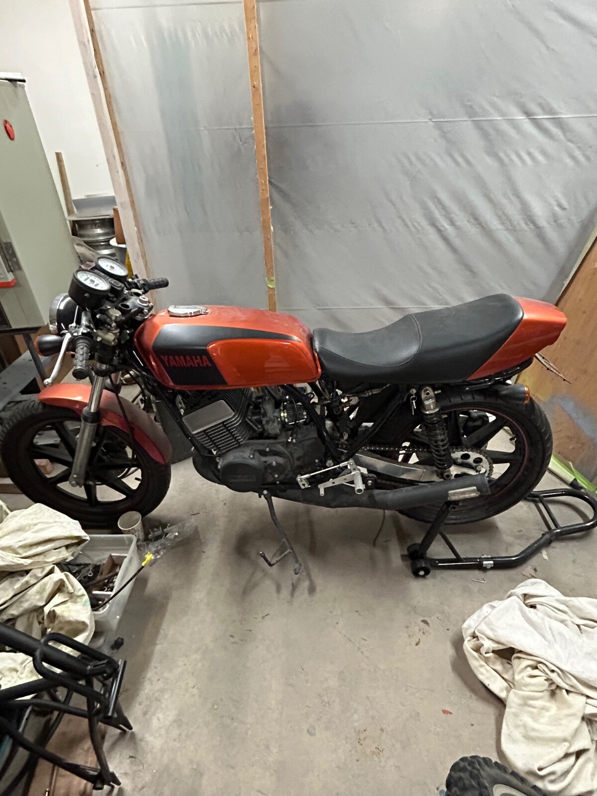Yamaha-RD400-1977-4