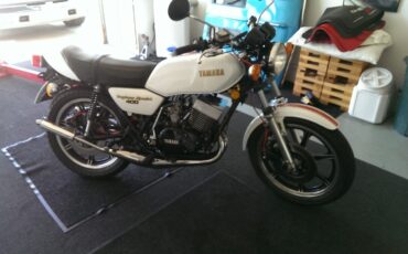 Yamaha-RD400-DAYTONA-SPECIAL-1979-6