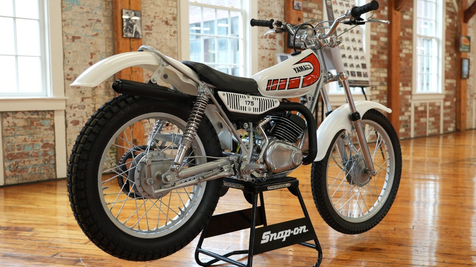 Yamaha-TY175-1976-2