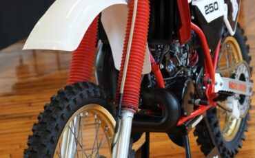 Yamaha-YZ-1985-13