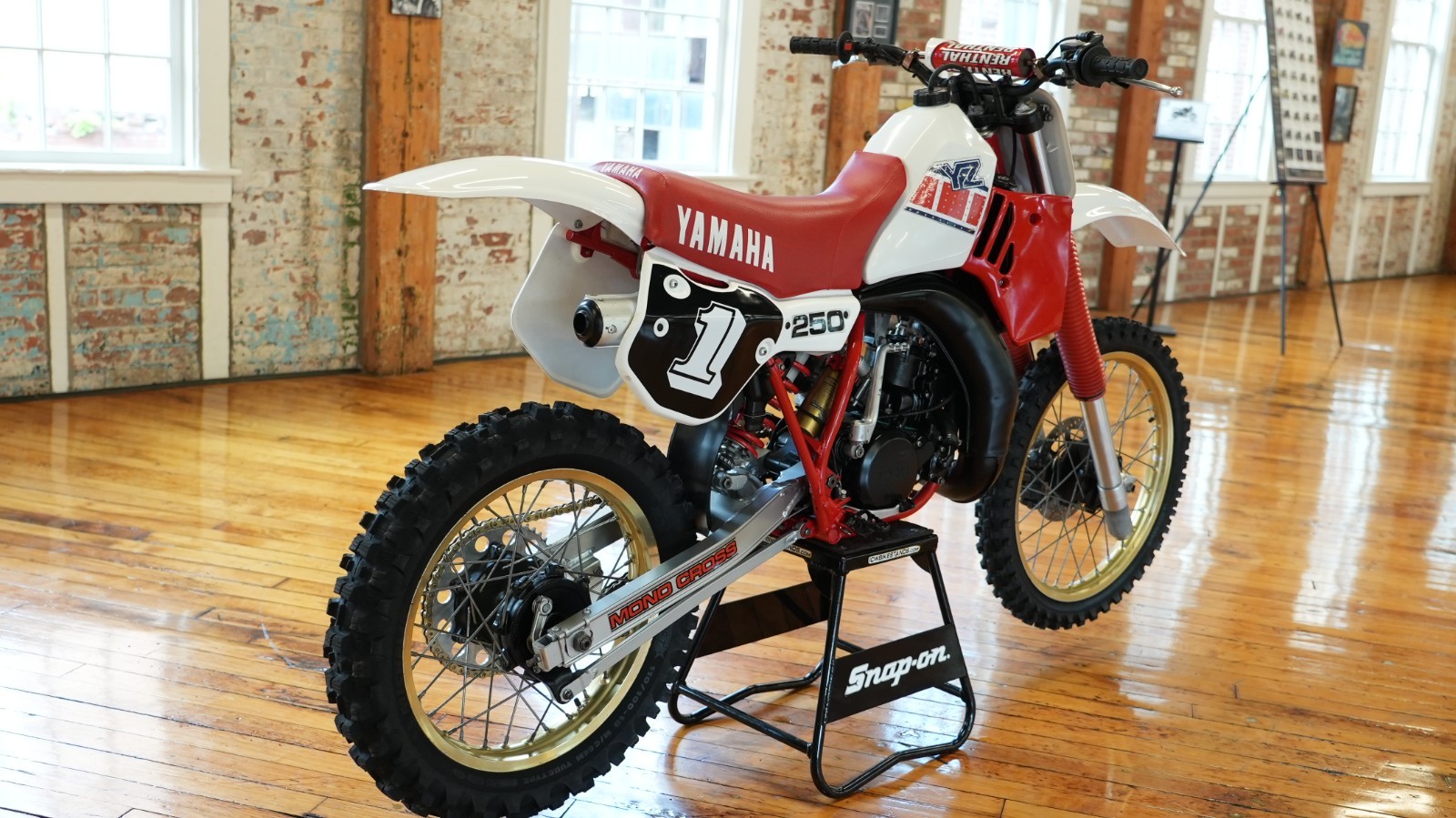 Yamaha-YZ-1985-2