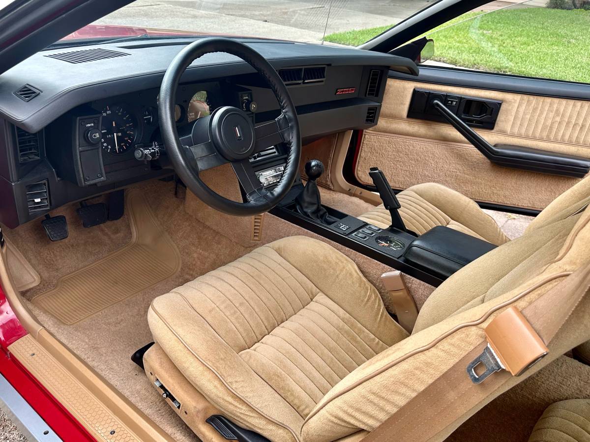 Z28-1982-red-2