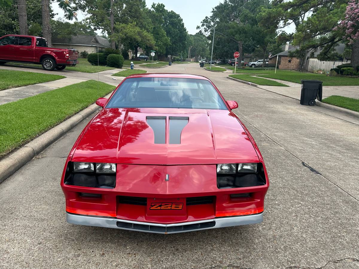 Z28-1982-red-8