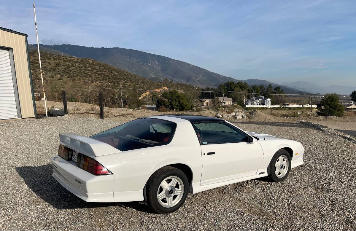 Z28-camaro-1991-white-5