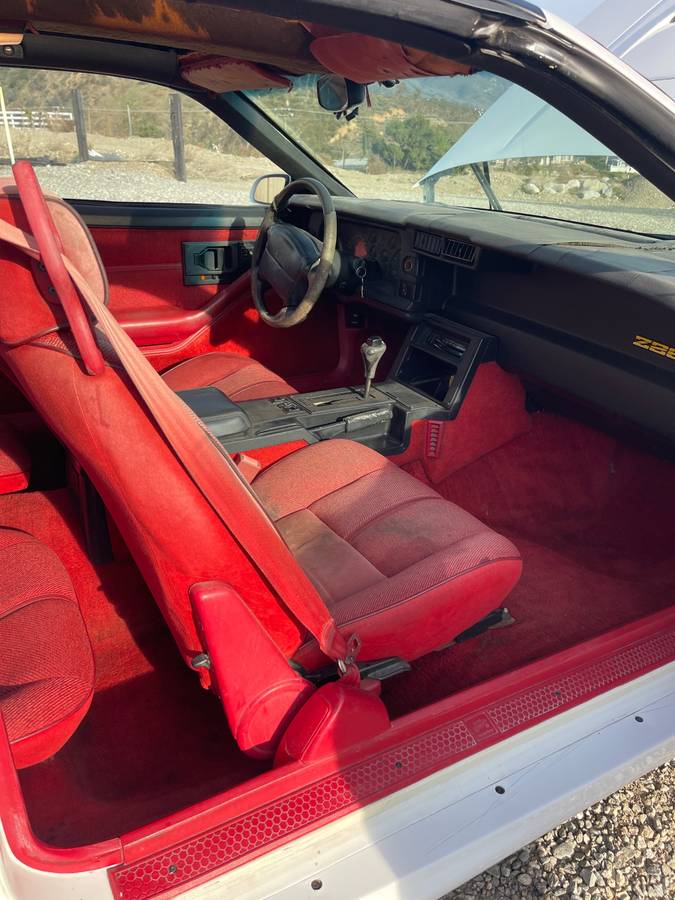 Z28-camaro-1991-white-9