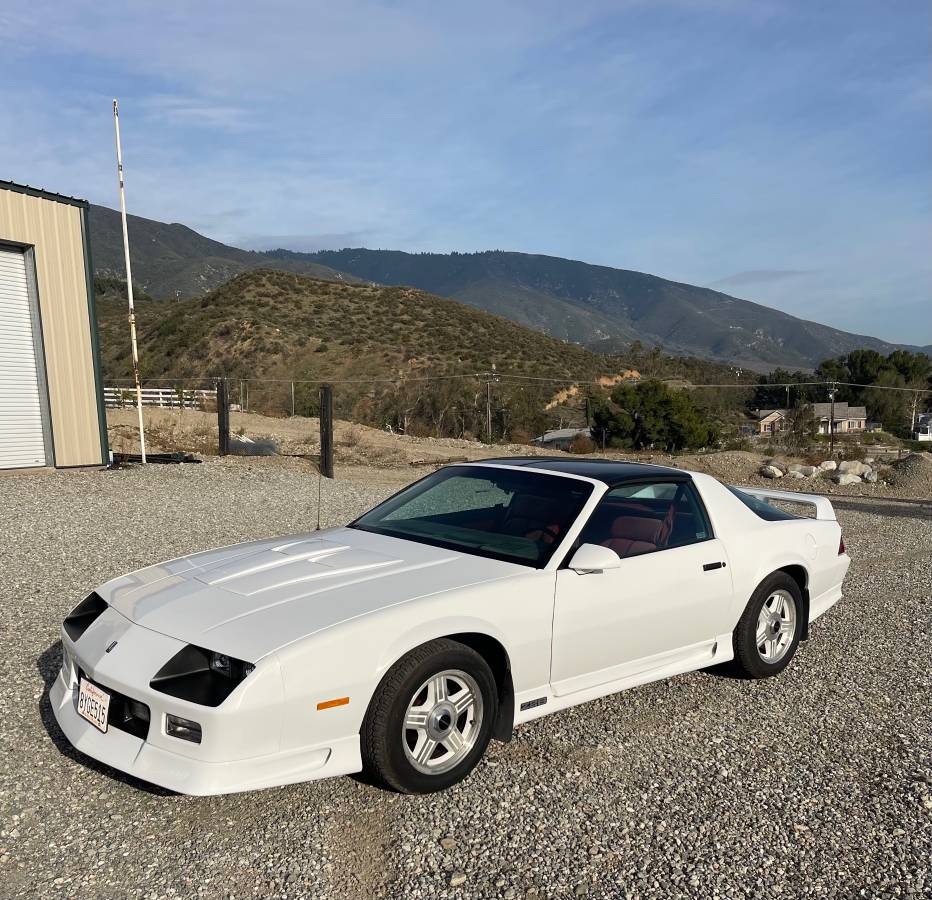 Z28-camaro-1991-white