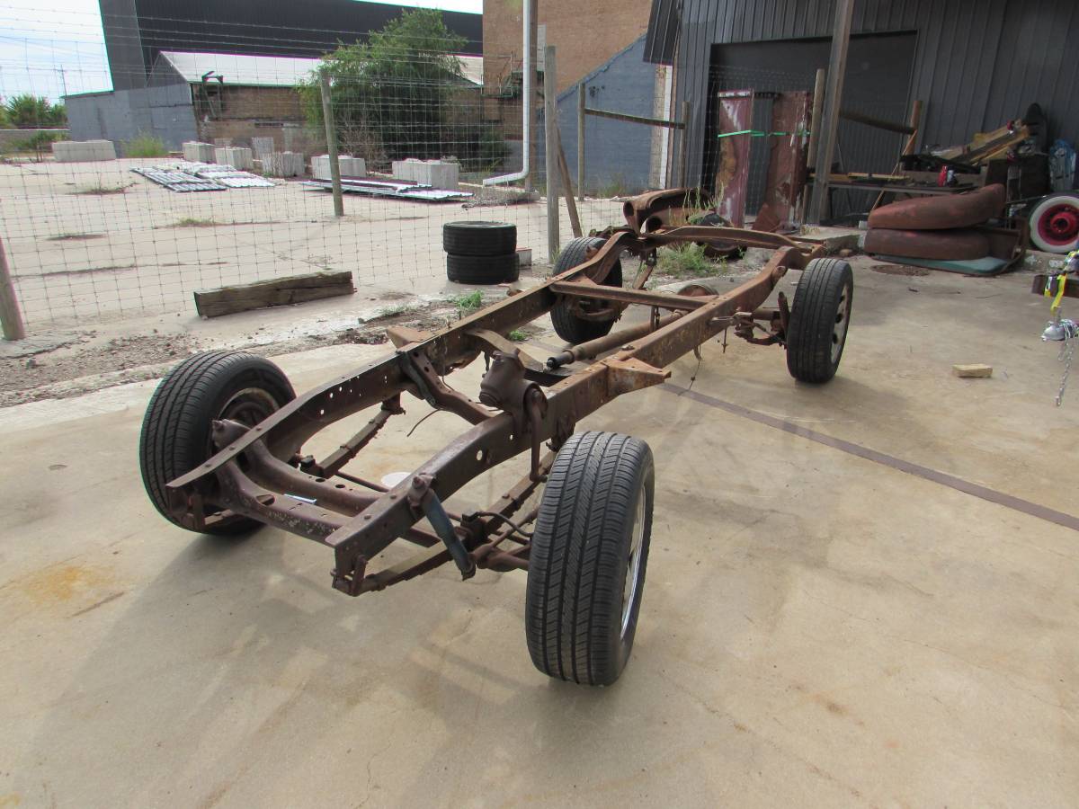 12-ton-truck-frame-1949-orange-1