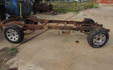 12-ton-truck-frame-1949-orange-3