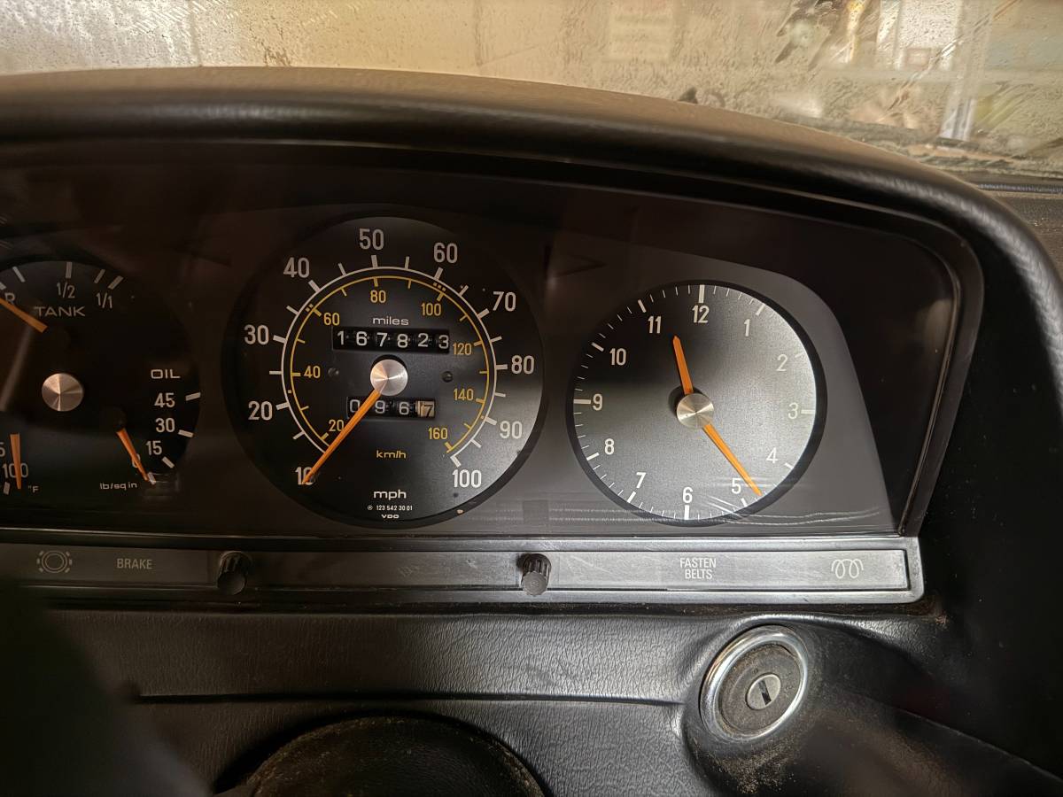 240d-diesel-1978-yellow-5