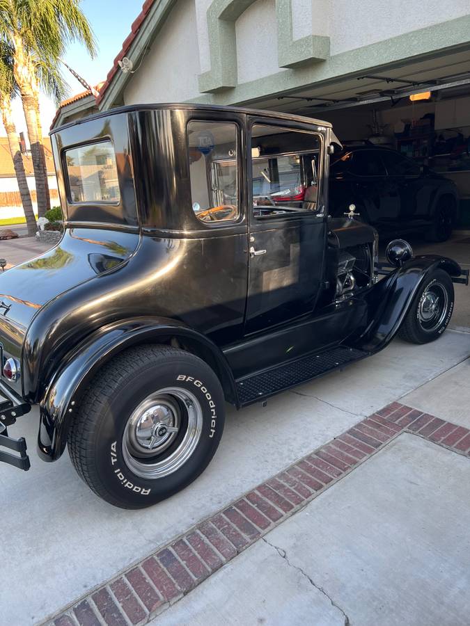 26-ford-model-t-1926-black-4