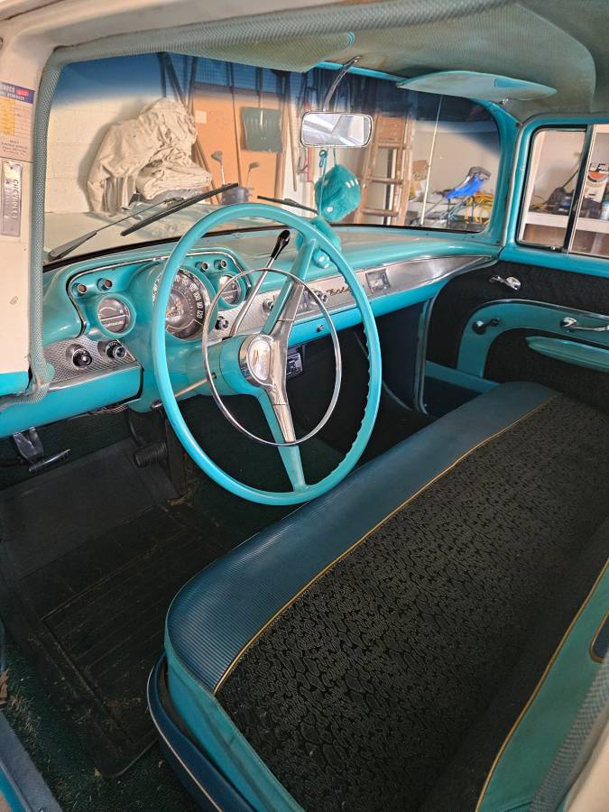 4-door-chevy-sedan-1957-13