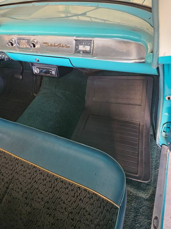 4-door-chevy-sedan-1957-14