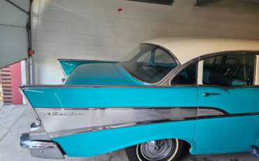 4-door-chevy-sedan-1957-3