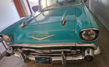 4-door-chevy-sedan-1957-5