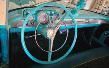 4-door-chevy-sedan-1957-8