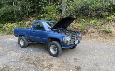 4wd-toyota-pickup-truck-1987-blue-1