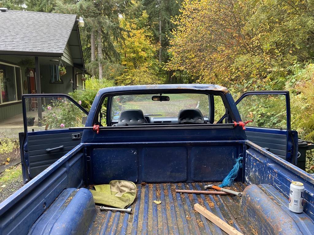 4wd-toyota-pickup-truck-1987-blue-3
