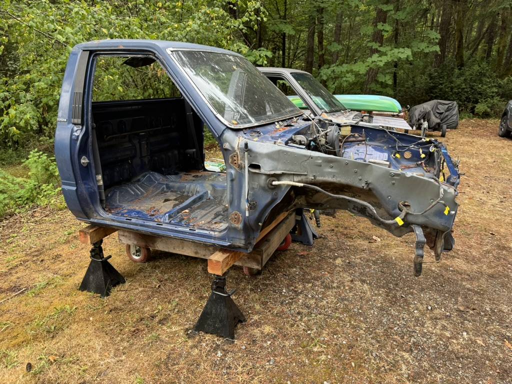 4wd-toyota-pickup-truck-1987-blue-4