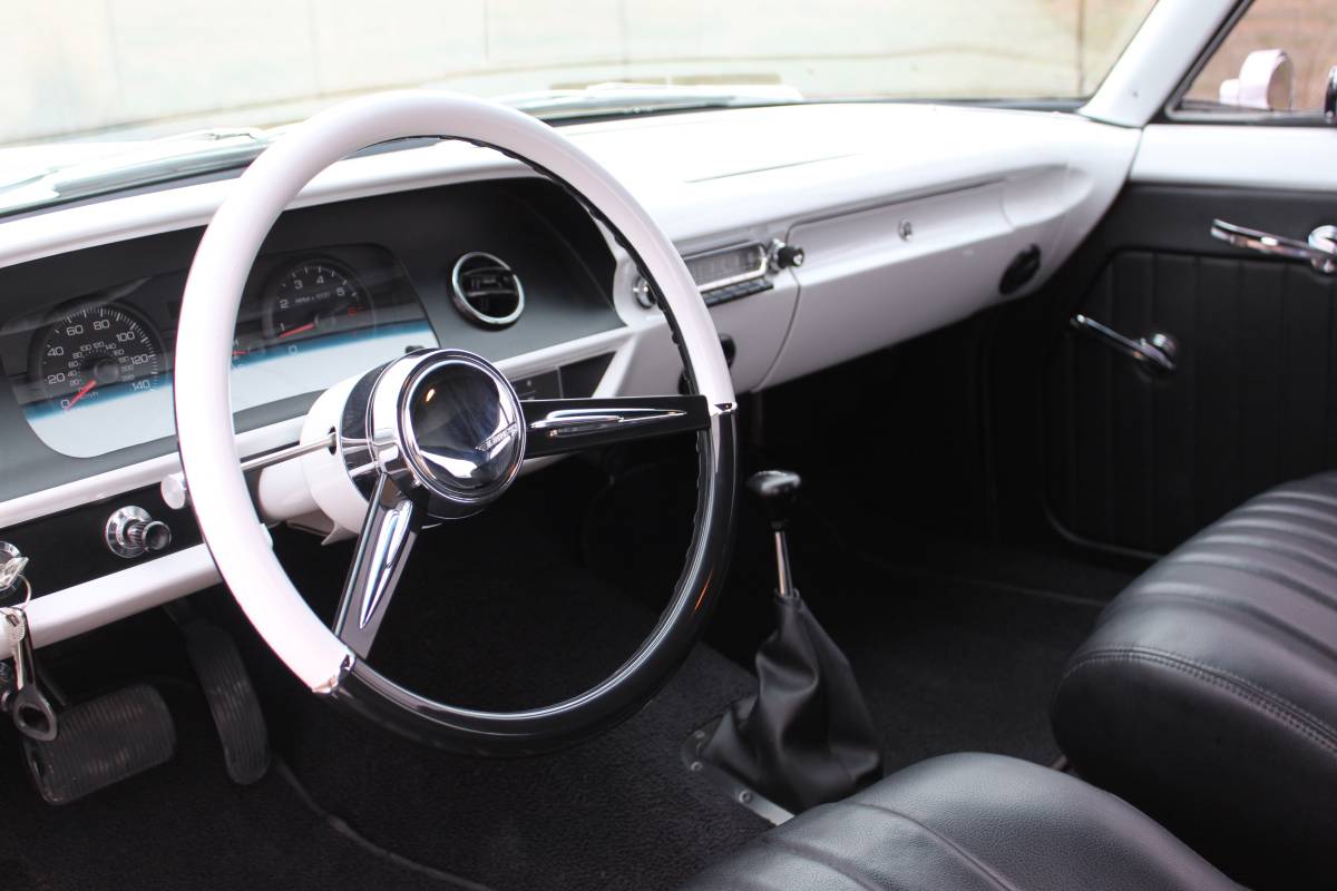 61-ford-fairlane-1961-white-7