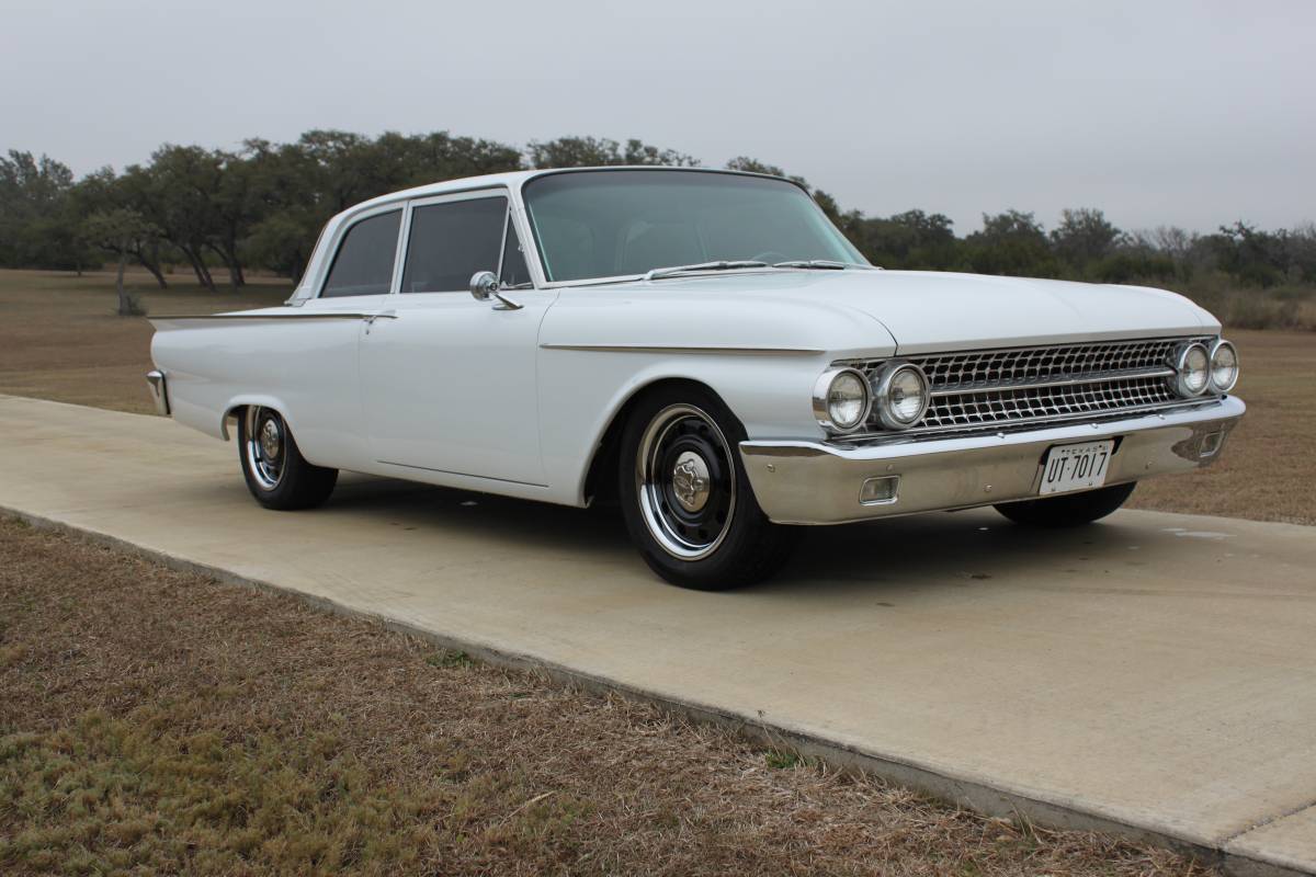 61-ford-fairlane-1961-white