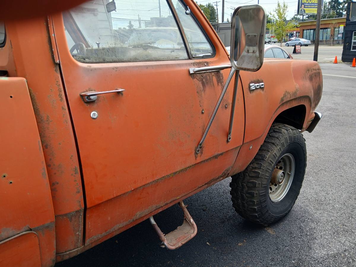 72-dodge-200-1972-8