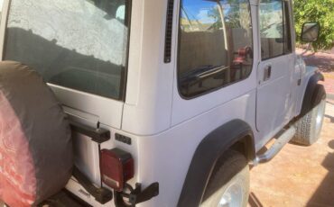 82-jeep-cj-7-1982-white-2