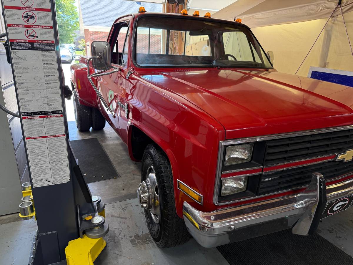 84-chevrolet-1984-red-10