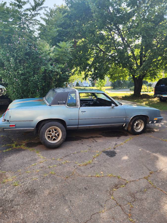 85-cutlass-supreme-1985-blue-3